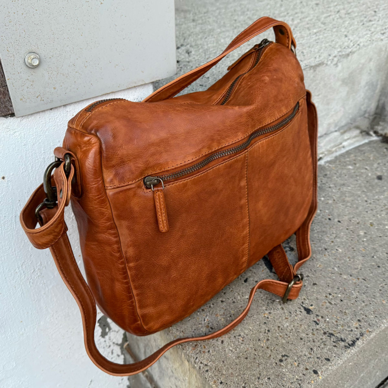 Hardin lædertaske - crossbody - to remme - patineret cognac - Montana