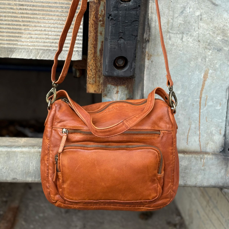 Hardin lædertaske - crossbody - to remme - patineret cognac - Montana