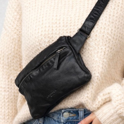 sort Brisbin bumbag i sort bøffellæder - Freja skind