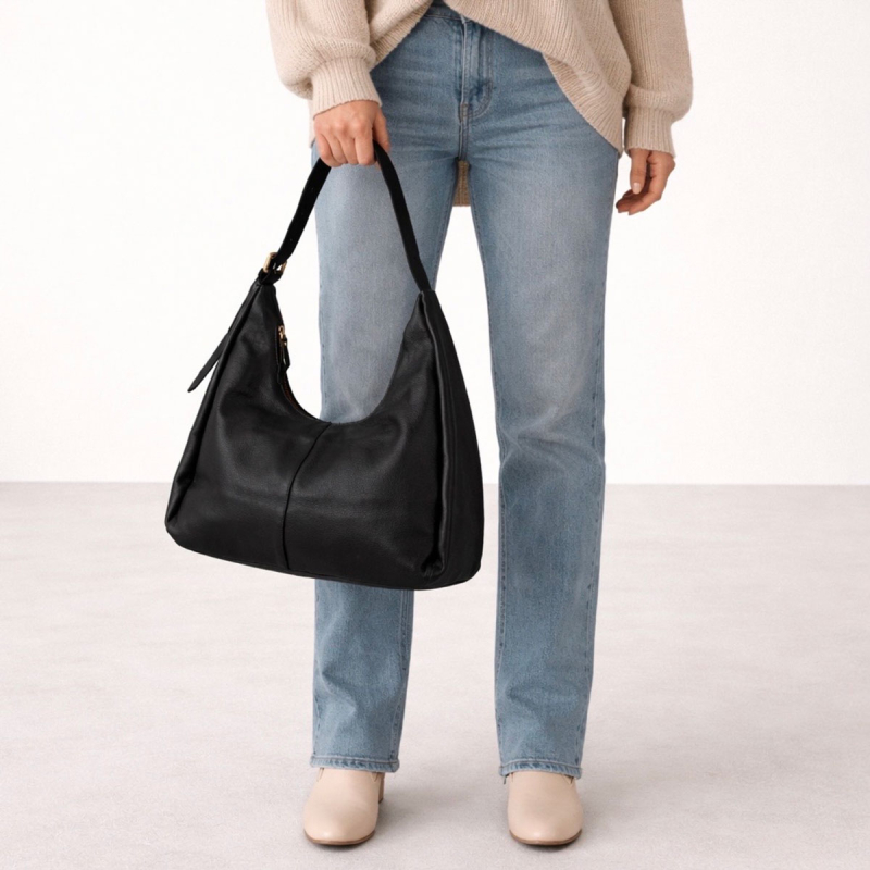 Ragnhild skuldertske i blød sort kalveskind - Treats - Freja skind