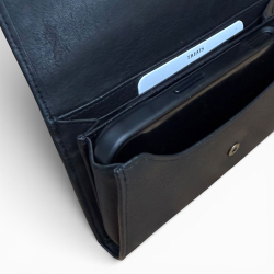 Ragna pengepung med plads til mobil - aftagelig kortholder - Treats 182501