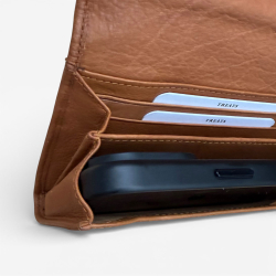 Ragna pengepung med plads til mobil - aftagelig kortholder - Treats 182501