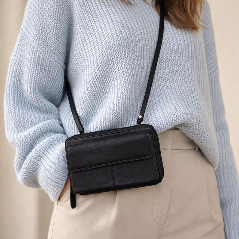 Rita mobiltaske i sort skind - Freja skind