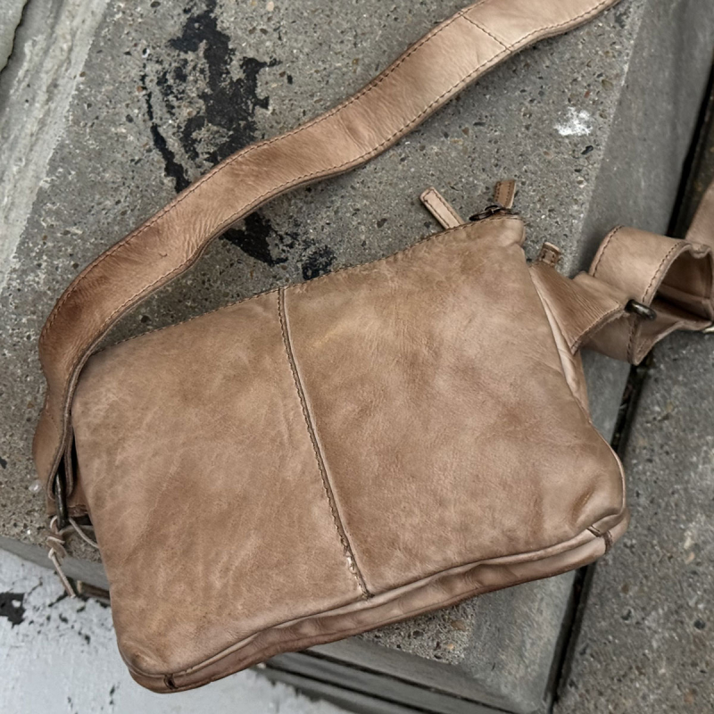 Brisbin bumbag - Walnut farvet bøffel - Montana - Freja skind