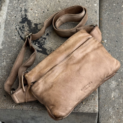 Brisbin bumbag - Walnut farvet bøffel - Montana - Freja skind