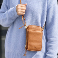 Gaia mobiltaske i blød cognac kalveskind - Treats - 282450