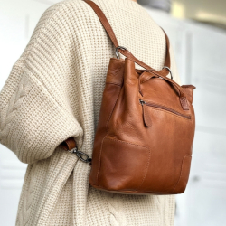 Rygsæk og skuldertaske to i en - cognac læder - UR 660 Leather design - Freja skind