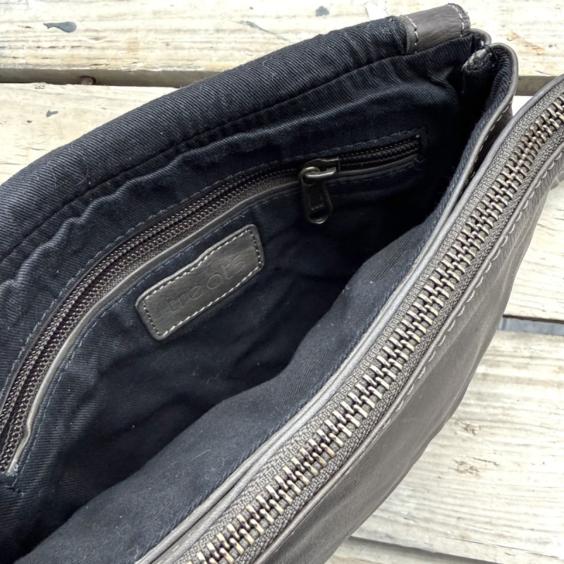 Grøn crossbody taske i grøn bøffelskind - Treats - 280738