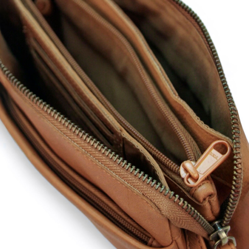 Smart clutch - Crossbody-väska i mjukt cognac kalvskinn - Treats