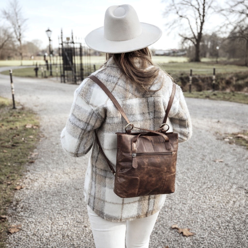 Monica rygsæk og skuldertaske - to i en - Flot hunter brun farvet læder - Leather design