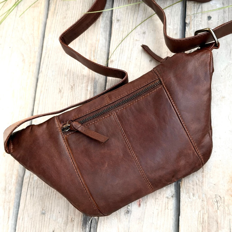 Silja bumbag i mørk cognac lammeskind - Freja skind