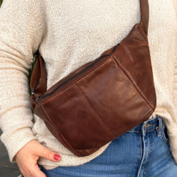 Silja bumbag i mørk cognac lammeskind - Freja skind