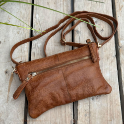 Olivia crossover taske i patineret cognac bøffelskind - BTF-CPH - Freja skind