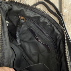 Olivia crossover taske i sort bøffelskind - BTF-CPH - Freja skind