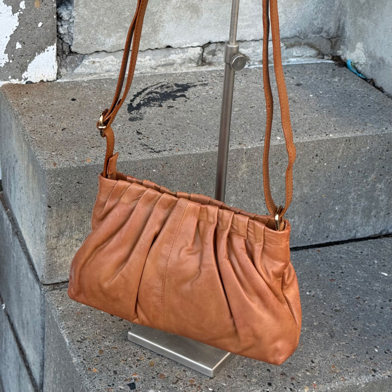 Alia crossover taske i blød lammeskind - Orchid - Freja skind