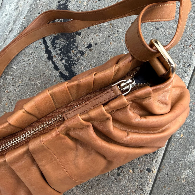 Alia crossover taske i blød lammeskind - Orchid - Freja skind