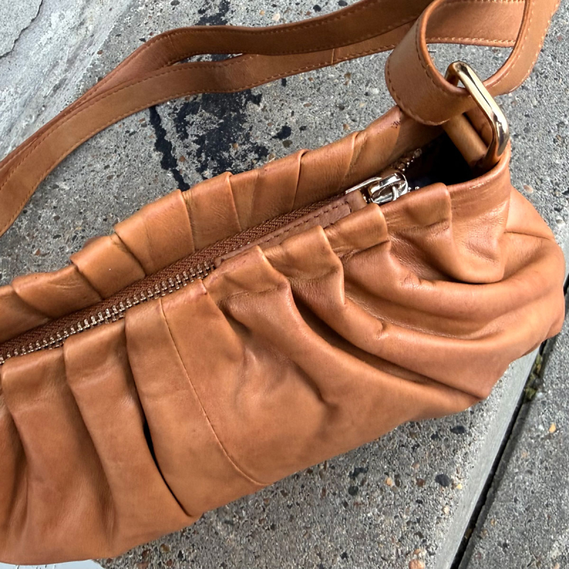 Alia crossover taske i blød lammeskind - Orchid - Freja skind