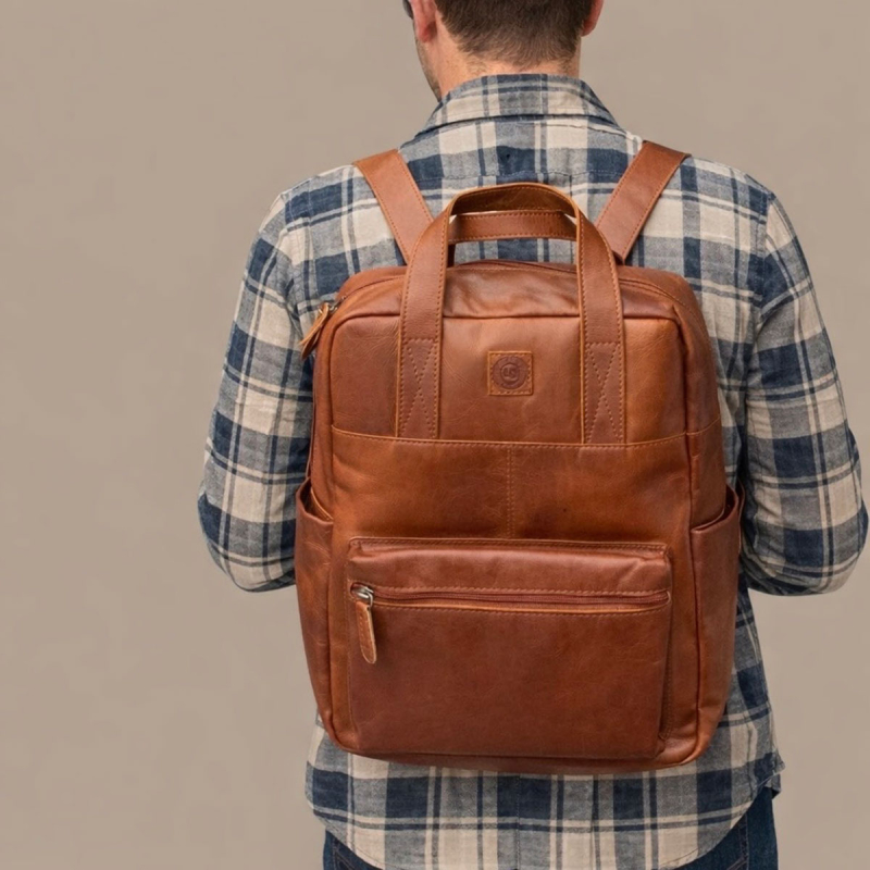 Rotterdam ryggsäck i cognac buffelläder - Pc fack - Leather design