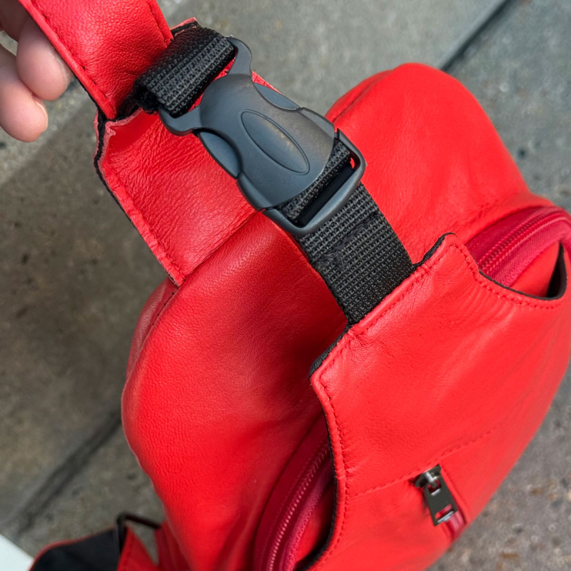 Bondi sleekbag - Röd lammskinn - Många fack - Freja Skind