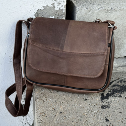 Suzan skindtaske med klap - patineret brun lammeskind - Freja skind