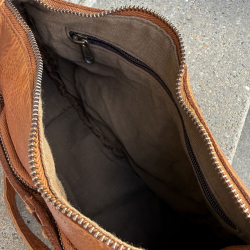 Moseby crossbody taske - Smuk dametaske i patineret cognac bøffel - Montana - Freja skind