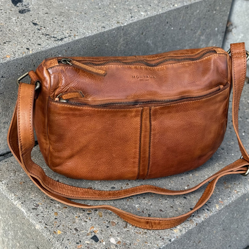 Moseby crossbody taske - Smuk dametaske i patineret cognac bøffel - Montana - Freja skind