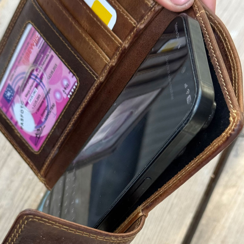 Flip mobilcover i skind - Holder mobilen med kraftig magnet - kreditkortholdere - Leather design - Freja skind