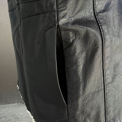 Smart damejakke med plys i foer, ærmer og krave - kombineret med sort lammeskind