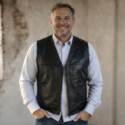 Herre lædervest med lynlås og inderlommer - Freja skind