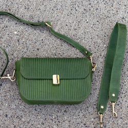 Santiago skuldertaske med to remme - grøn bøffelskind - Leather design  - Freja skind