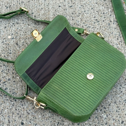 Juliana skuldertaske med to remme - grøn bøffelskind - Leather design  - Freja skind
