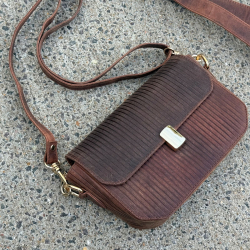 Santiago skuldertaske med to remme - Hunter brun bøffelskind - Leather design  - Freja skind