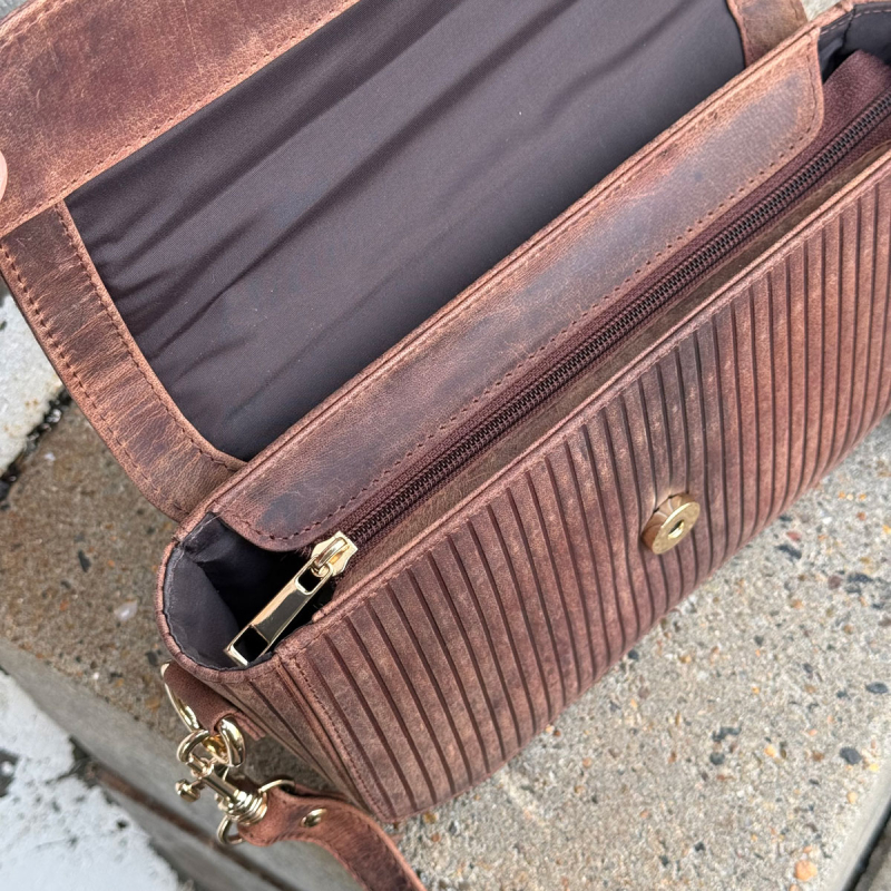 Santiago skuldertaske med to remme - Hunter brun bøffelskind - Leather design  - Freja skind