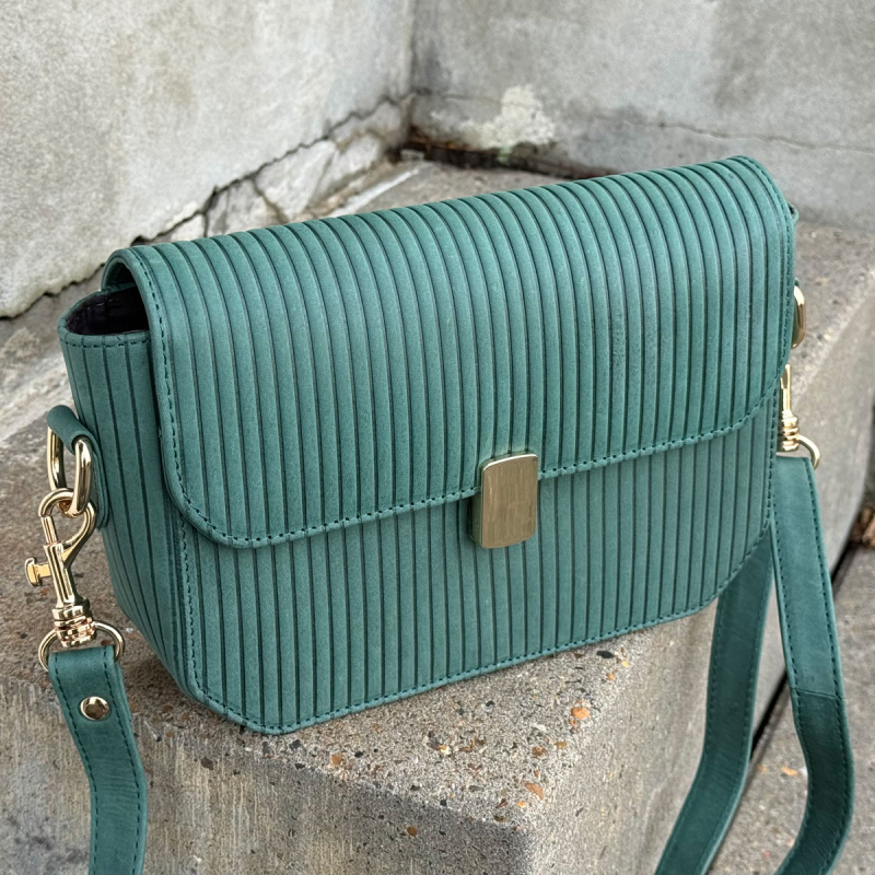 Santiago skuldertaske med to remme - Petrol bøffelskind - Leather design  - Freja skind