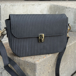Juliana skuldertaske med to remme - sort bøffelskind - Leather design  - Freja skind