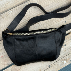 Sort Silja bumbag med kopels på front - Freja skind