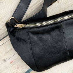 Sort Silja bumbag med kopels på front - Freja skind