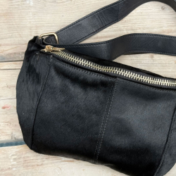 Sort Silja bumbag med kopels på front - Freja skind