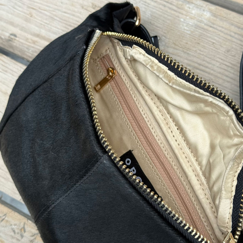 Sort Silja bumbag med kopels på front - Freja skind