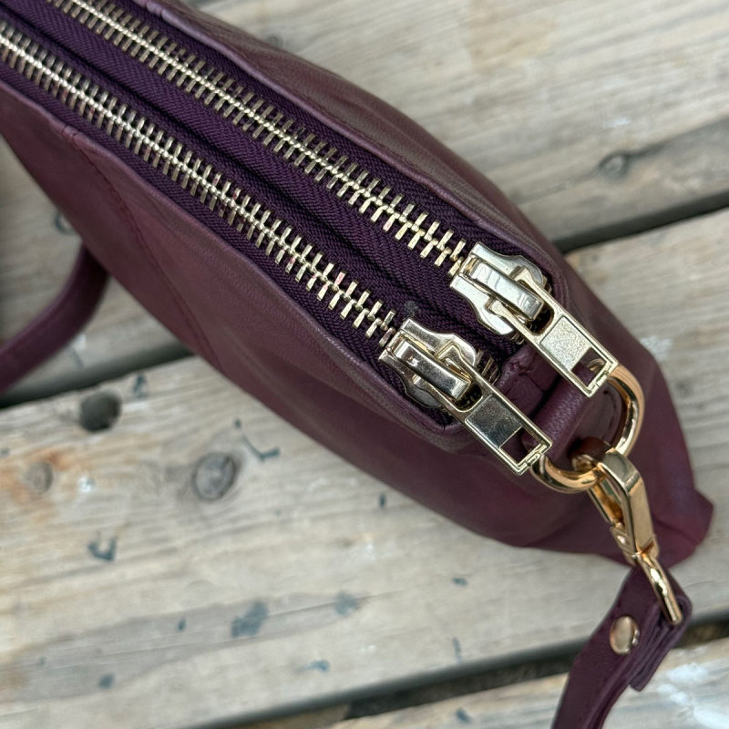 Vinrød Liva skuldertaske i skind - Orhid - Freja skind