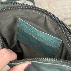 Liva skuldertaske i armygrøn skind - skulderrem og clutch rem - Orchid - Freja skind