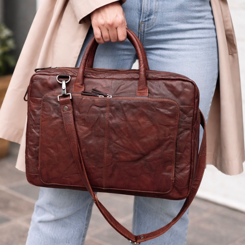 Computerväska i brandy buffelskinn för 15,6" pc - Montana