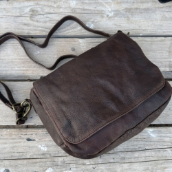 Brun Salida crossbody taske - bøffelskind - Montana - Freja skind