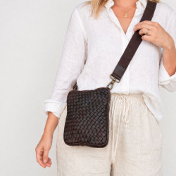 Brun Aurora crossbody taske med flet på front - Montana - Freja skind