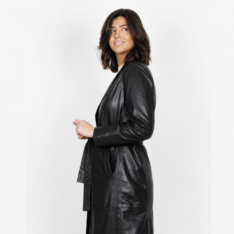 Connie dam trenchcoat i mjukt lammskinn med bälte