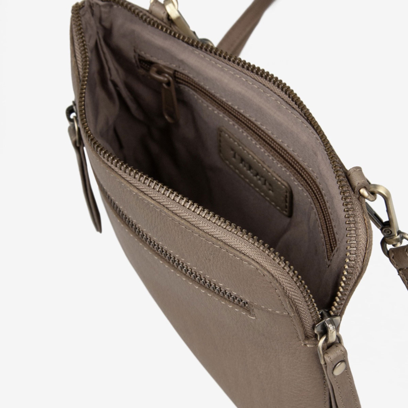 Nanna crossbody-mobilväska - Mjukt pinefärgat skinn - Treats