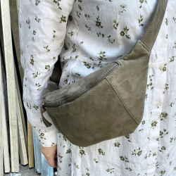 Silja suede bumbag - Olivengrøn blød ruskind - Freja skind