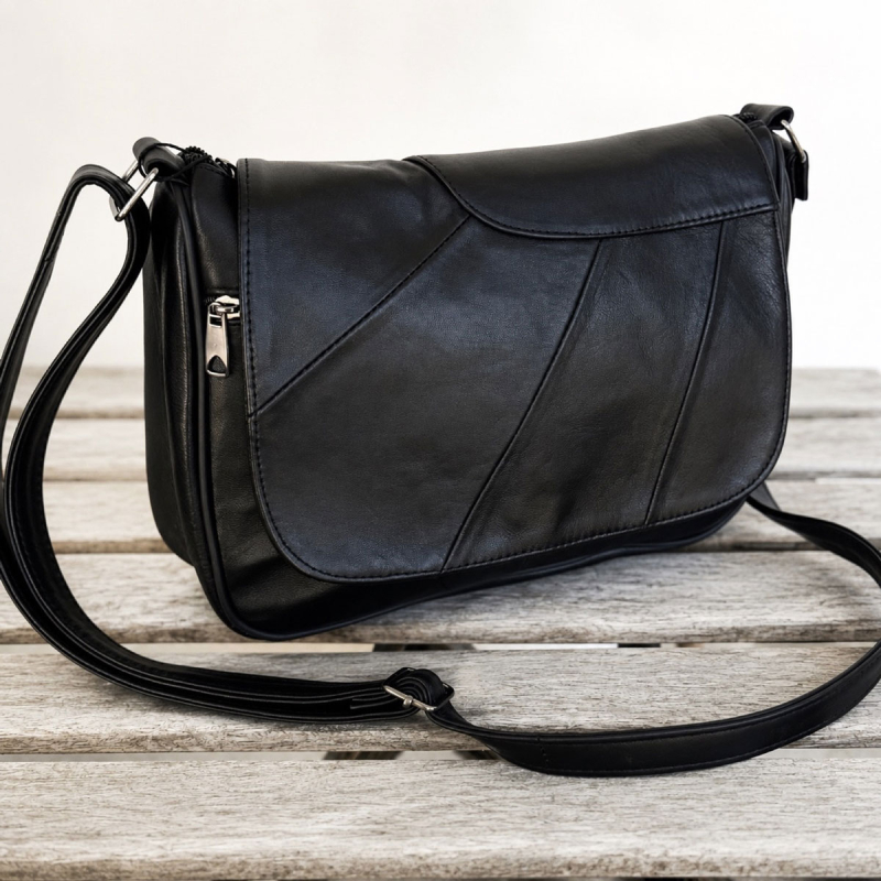 Sort Sunshine skuldertaske i blød lammeskind - Freja skind