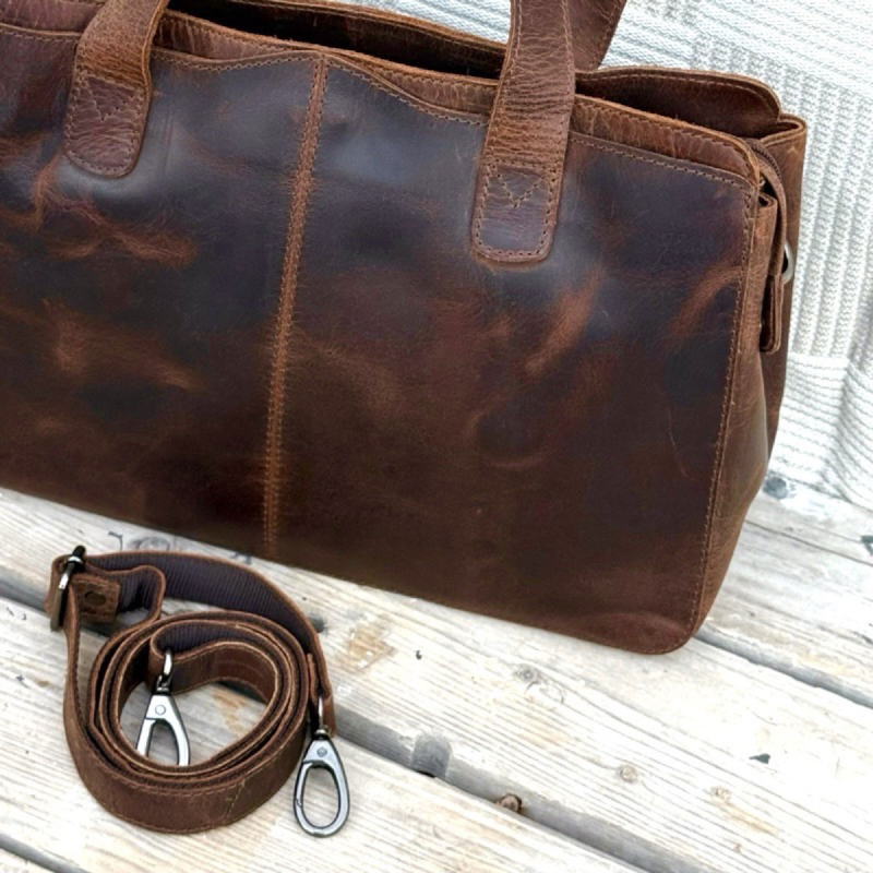 Angela skuldertaske i brun bøffel - Leather design - Freja skind