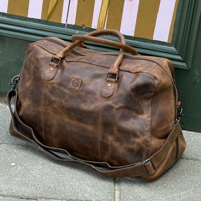 weekendtaske i brun bøffelskind - UR 725 - Leather design - Freja skind